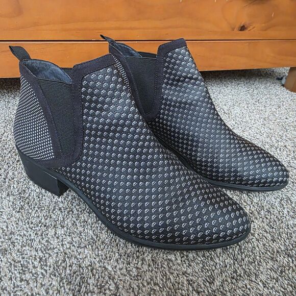 Betabrand Pull On Booties Size 9 Western Tennis Waterproof Black Gray Heel - Picture 8 of 14